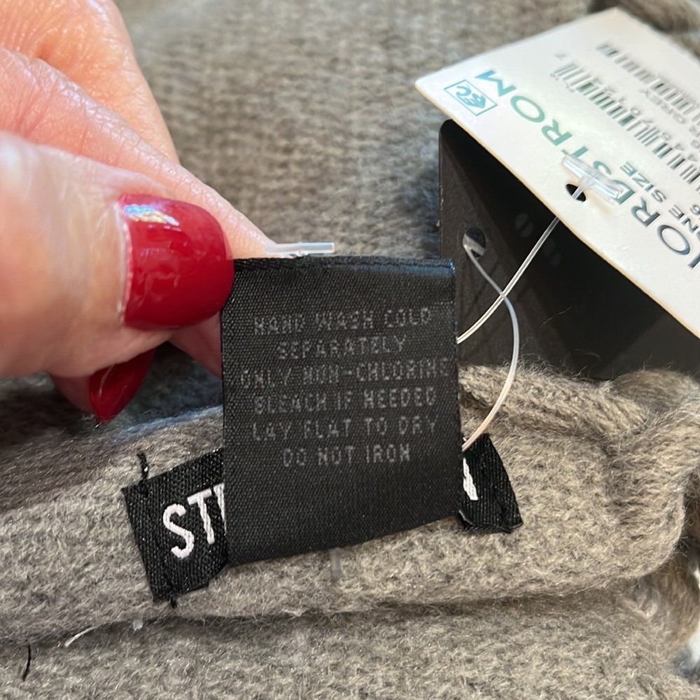 Steve Madden Wrap/Scarf - Picture 6 of 6